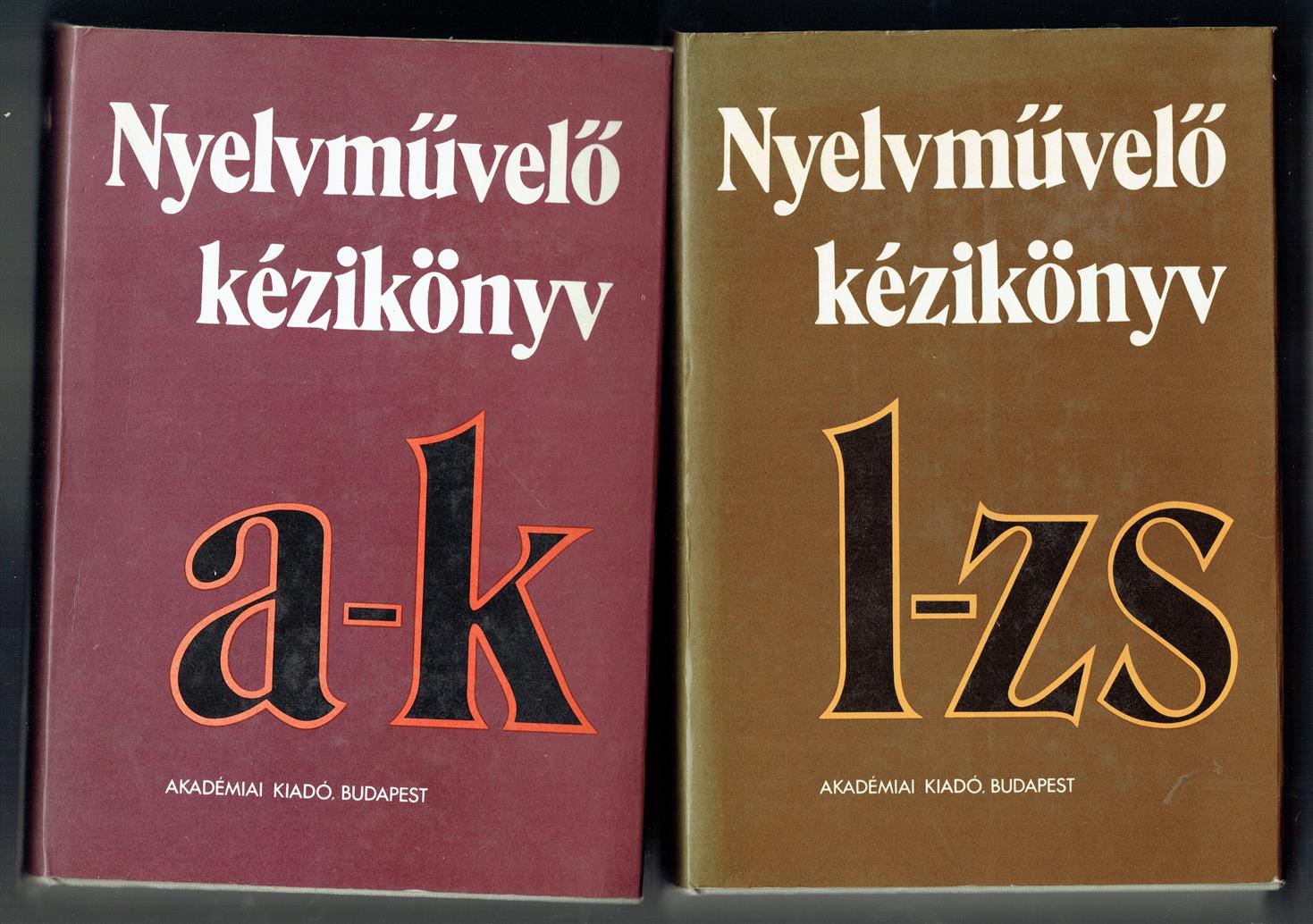 Nyelvművelő kézikönyv (= Language Teaching Guide : hungarian dictionaries )