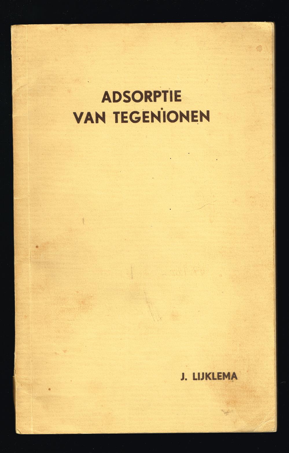 Adsorptie van tegenionen. Adsorption of gegenions. With a summary in English. Proefschrift, etc.